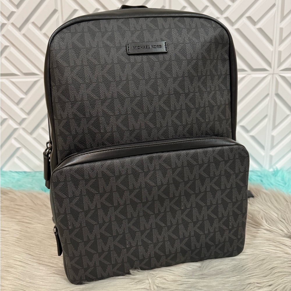 Michael Kors Signature EVERETT BLACK FRONT POCKET LARGE BACKPACK BAG UNISEX NEW